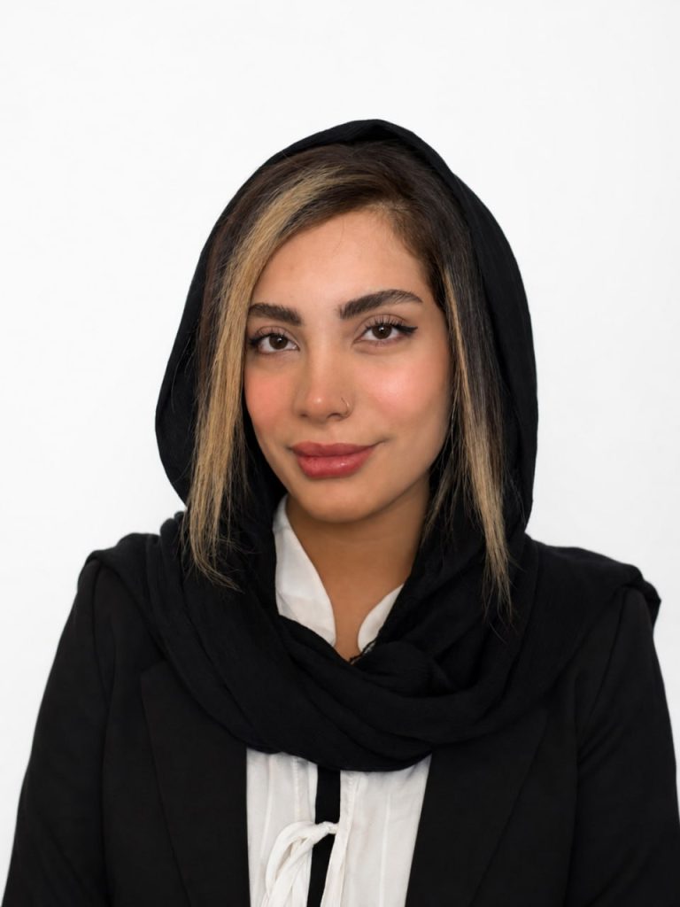 تینا صمدنژاد